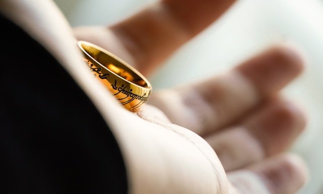 gold wedding rings